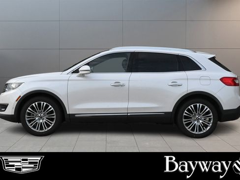 Used 2017 Lincoln MKX Reserve w/ Driver Assistance Package image 4