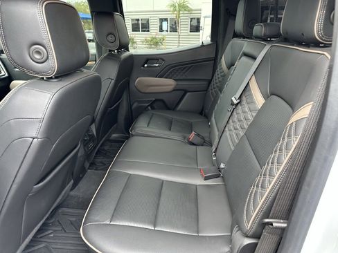 Used 2023 GMC Canyon Denali image 17