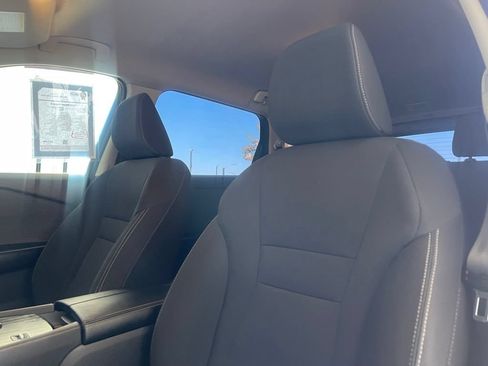 Used 2023 Nissan Rogue S FWD image 7