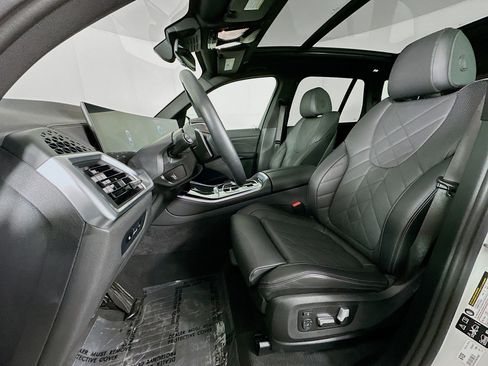 Used 2025 BMW X5 xDrive40i w/ Parking Assistance Package image 22