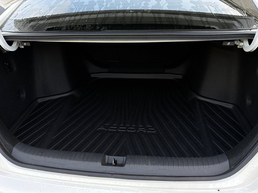 Used 2024 Honda Accord EX image 31
