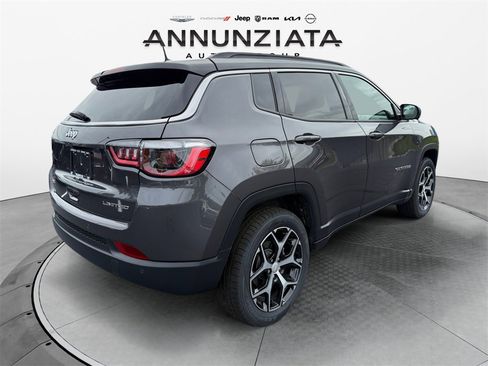 Used 2024 Jeep Compass Limited image 5
