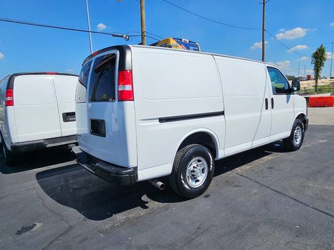 Used 2020 Chevrolet Express 2500 2500 3dr Cargo Van w/ Safety Package image 6