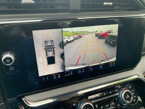 Certified 2023 GMC Sierra 1500 AT4 w/ AT4 Premium Package AWD/4WD image 12