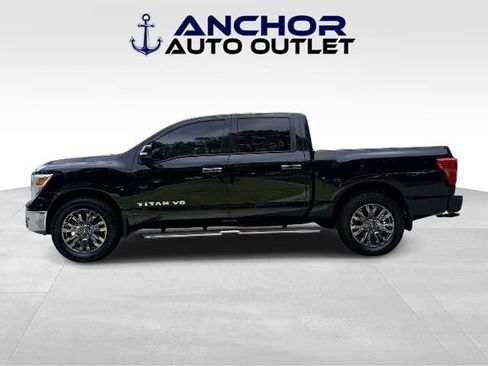 Used 2019 Nissan Titan SV w/ SV Convenience Package RWD image 5