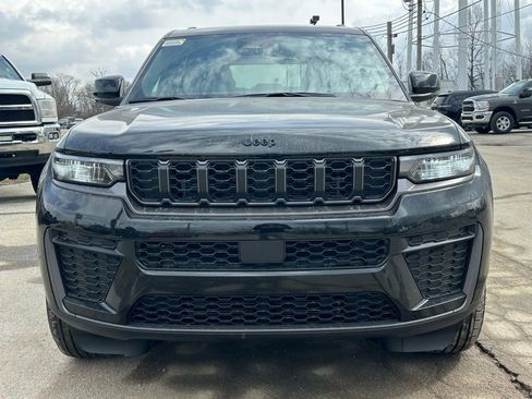 New 2026 Jeep Grand Cherokee Altitude AWD/4WD image 3