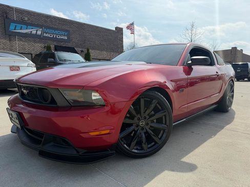 Used 2010 Ford Mustang GT image 1