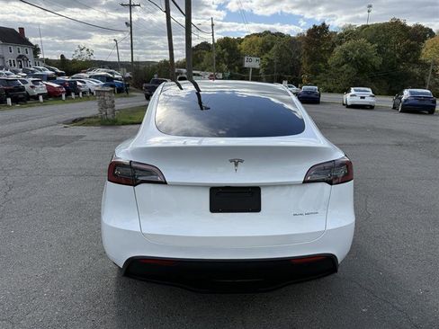 Used 2023 Tesla Model Y Long Range image 4