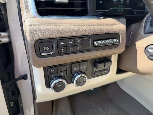 Used 2024 GMC Yukon Denali w/ Max Trailering Package AWD/4WD image 11
