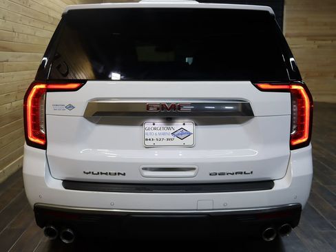 Used 2023 GMC Yukon Denali AWD/4WD image 4