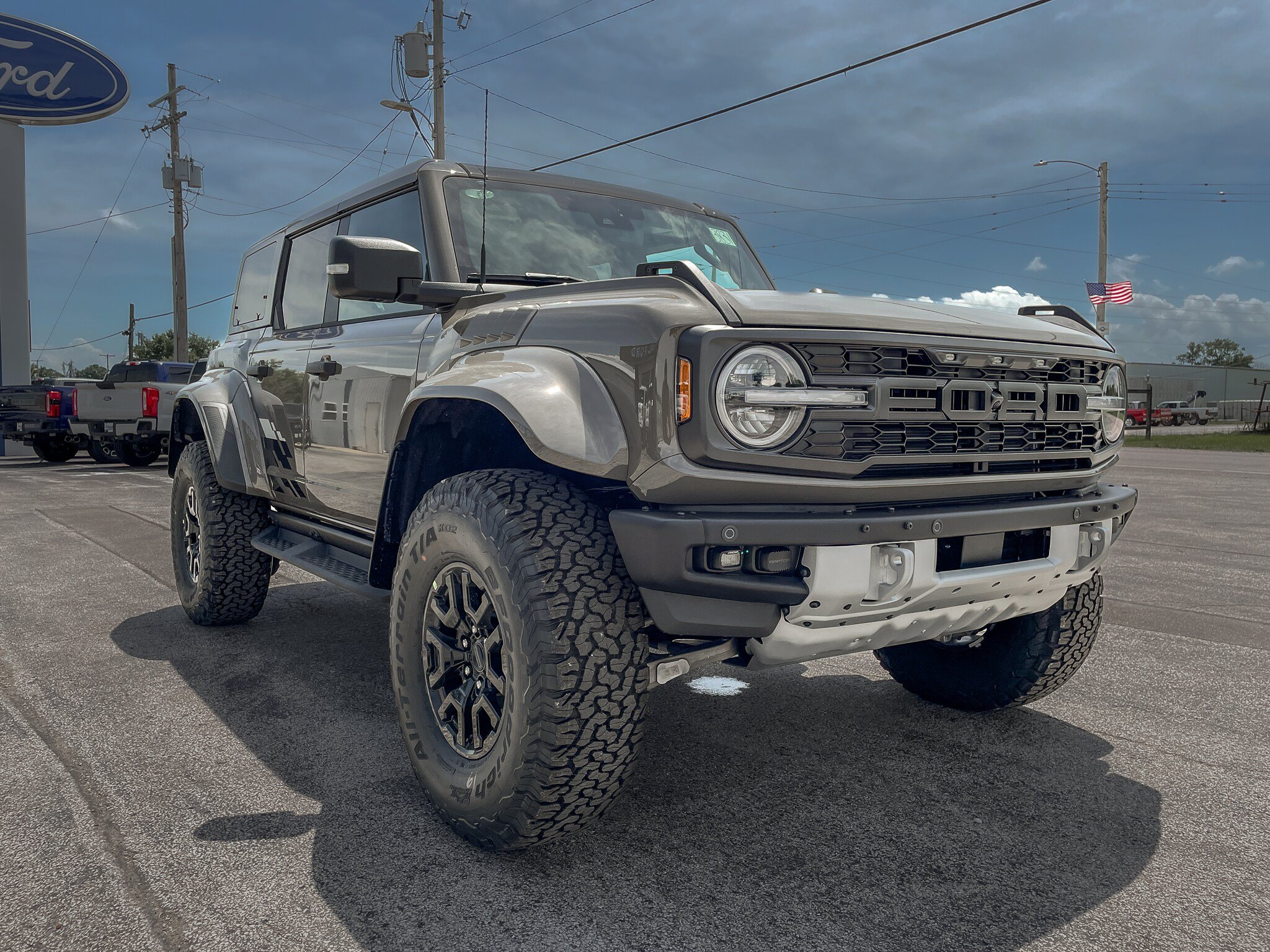 New 2026 Ford Bronco Raptor w/ Interior Carbon Fiber Pack AWD/4WD image 8