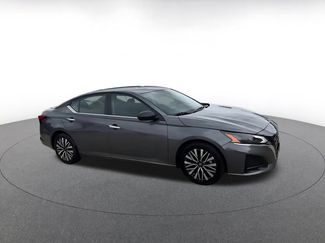 Used 2025 Nissan Altima 2.5 SV FWD video 2
