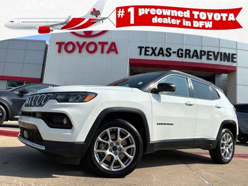 Used 2025 Jeep Compass Limited AWD/4WD image 1
