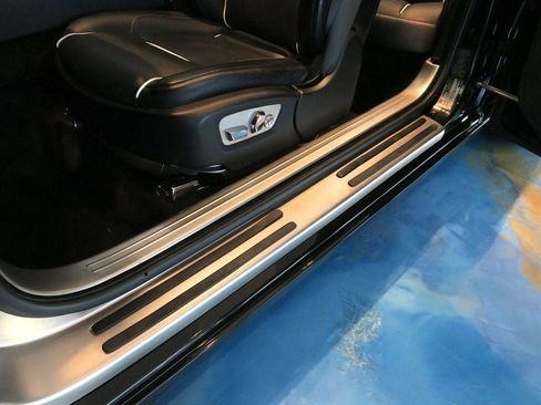 Used 2017 Rolls-Royce Dawn image 14