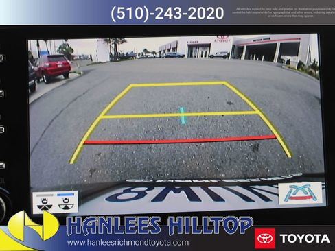 Used 2021 Toyota Sienna Limited image 32