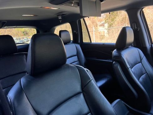 Used 2016 Honda Pilot Touring image 32