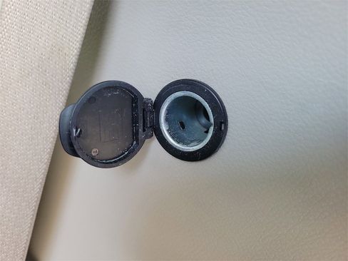 Certified 2023 Chrysler Pacifica Touring-L image 24