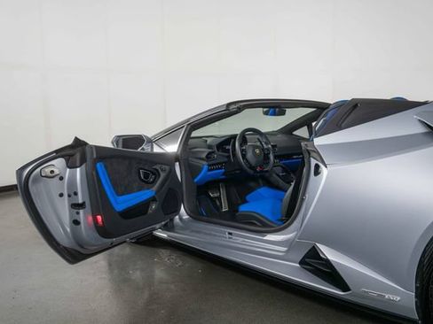 Used 2023 Lamborghini Huracan EVO RWD image 14