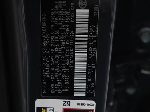 Used 2025 Toyota Camry SE image 27