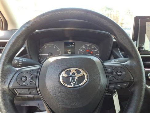 Used 2024 Toyota Corolla LE image 25