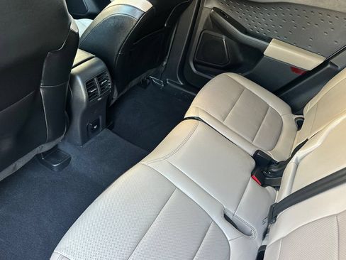 Used 2020 Ford Escape Titanium FWD image 11