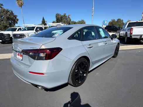 Used 2025 Honda Civic Sport image 4