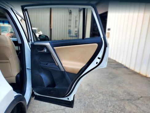 Used 2015 Toyota RAV4 Limited FWD image 25
