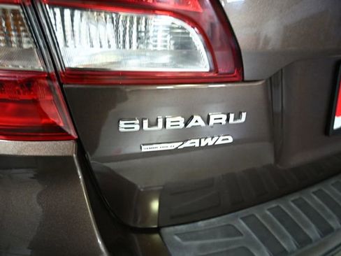 Used 2019 Subaru Outback 2.5i Premium image 14