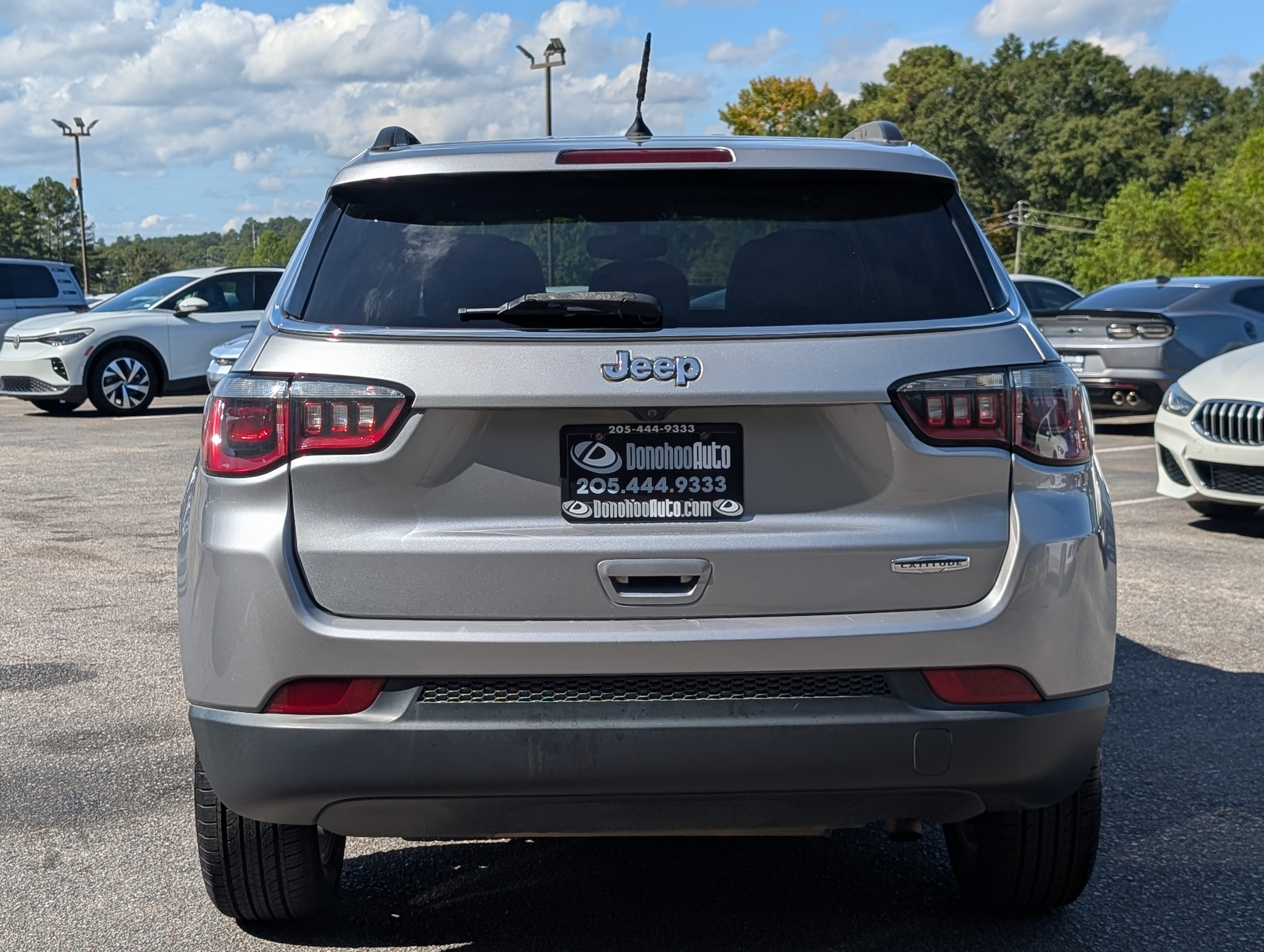 Used 2018 Jeep Compass Latitude FWD image 8
