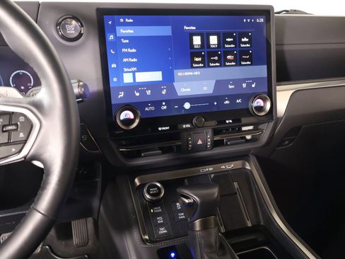 Used 2024 Lexus GX 550 AWD/4WD image 5