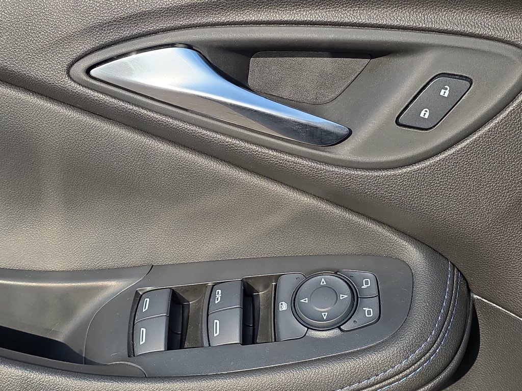 Used 2025 Buick Encore GX Sport Touring w/ Comfort Package FWD image 30