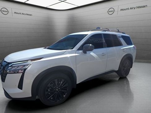 New 2026 Nissan Pathfinder SL w/ SL Premium Package AWD/4WD image 8