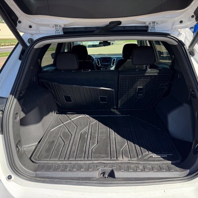 Used 2021 Chevrolet Equinox LT AWD/4WD image 24