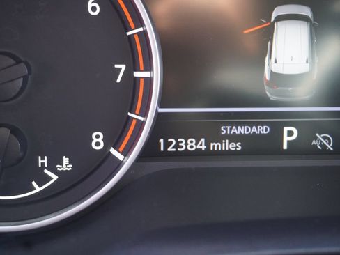 Used 2025 Nissan Rogue SV w/ SV Premium Package FWD image 9