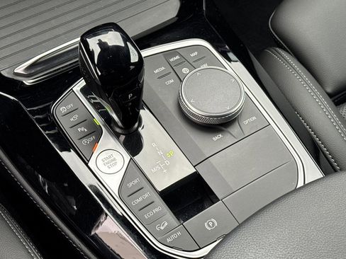 Used 2024 BMW X4 xDrive30i w/ Premium Package image 18