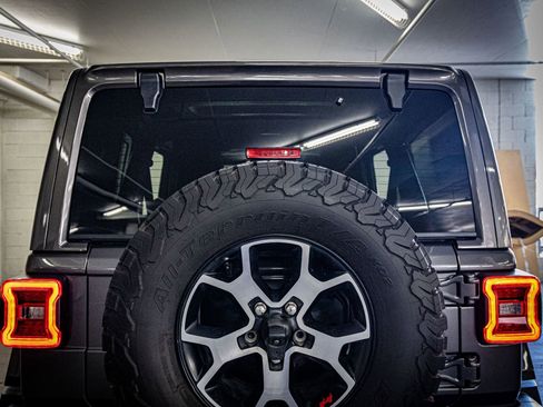 Used 2021 Jeep Wrangler Unlimited Rubicon AWD/4WD image 29