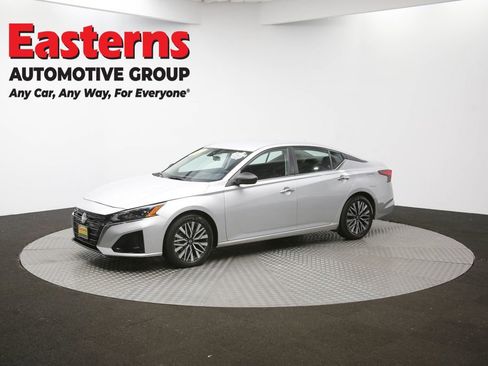 Used 2024 Nissan Altima 2.5 SV image 55