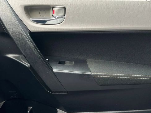 Used 2018 Toyota Corolla LE w/ Body Protection Package FWD image 33