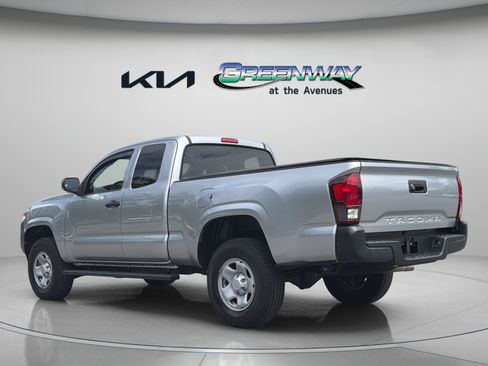 Used 2023 Toyota Tacoma SR RWD image 4