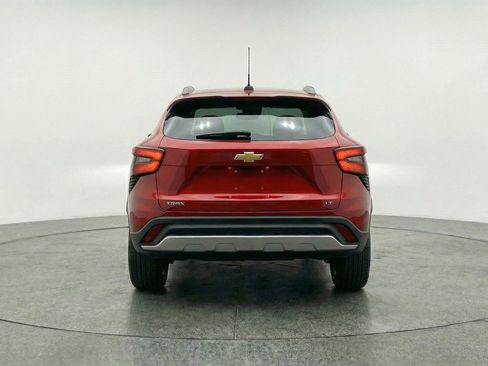 Used 2025 Chevrolet Trax LT image 6