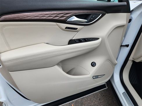 Used 2022 Buick Envision Avenir w/ Technology Package II image 16