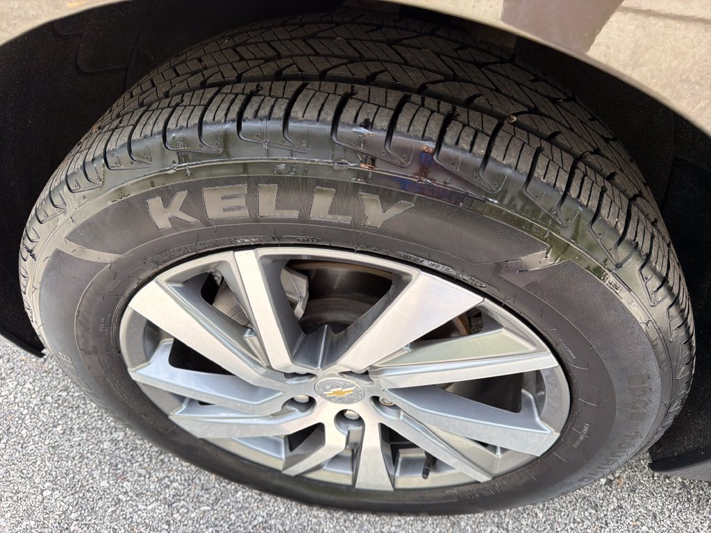 Used 2023 Chevrolet Equinox LT FWD image 30