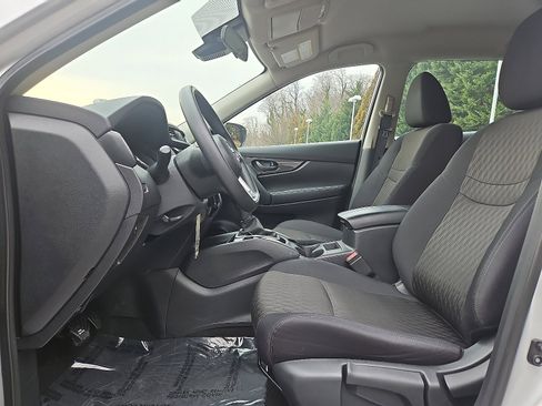 Certified 2019 Nissan Rogue S image 13