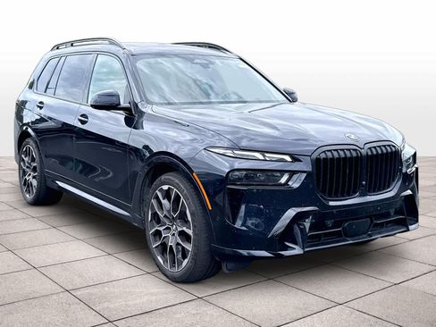 Used 2026 BMW X7 xDrive40i w/ M Sport Package AWD/4WD image 3
