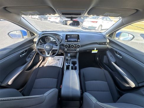 Used 2025 Nissan Sentra SV image 20