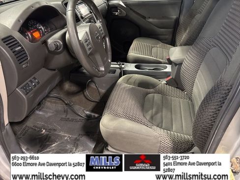 Used 2015 Nissan Frontier SV w/ SV Value Truck Package AWD/4WD image 10