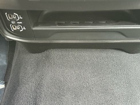 Used 2024 RAM 3500 Big Horn image 24