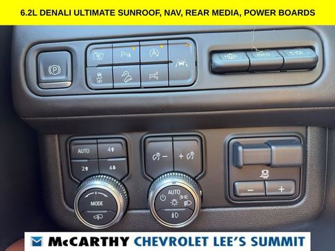 Used 2023 GMC Yukon XL Denali Ultimate AWD/4WD image 11