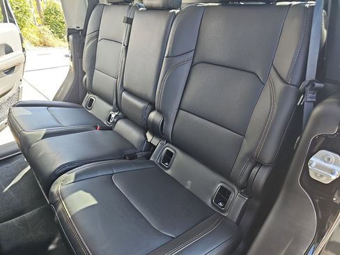 New 2025 Jeep Gladiator Willys image 13