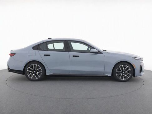 Used 2026 BMW 740i xDrive AWD/4WD image 32